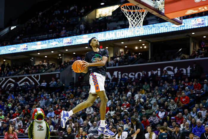 Bass Pro Tournament of Champions Missouri boys basketball dunk contest January 13 2024 Nate Latsch 25434